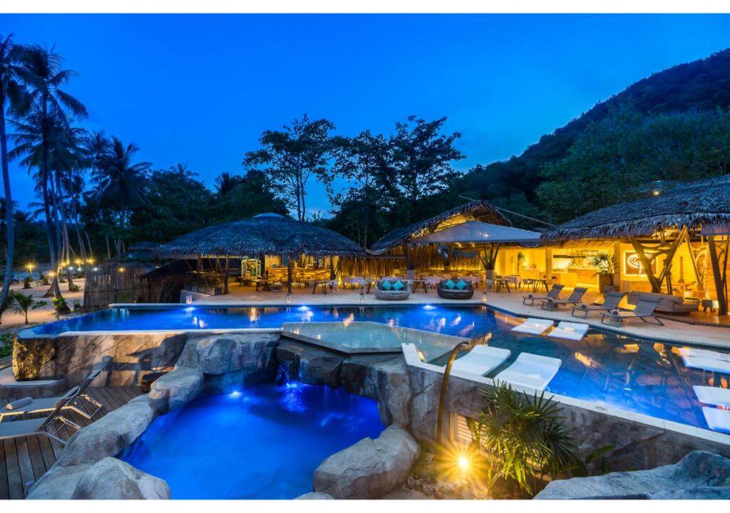 TreeHouse Villas***** – Adults Only